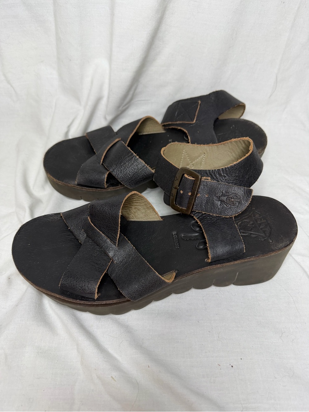 FLY LONDON Yoko Yera523 Black Leather Platform Sandals Size 9